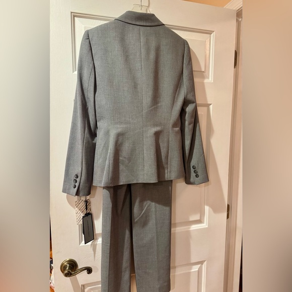 Tahari Classic Gray Blazer and Pants Set - Picture 3 of 4